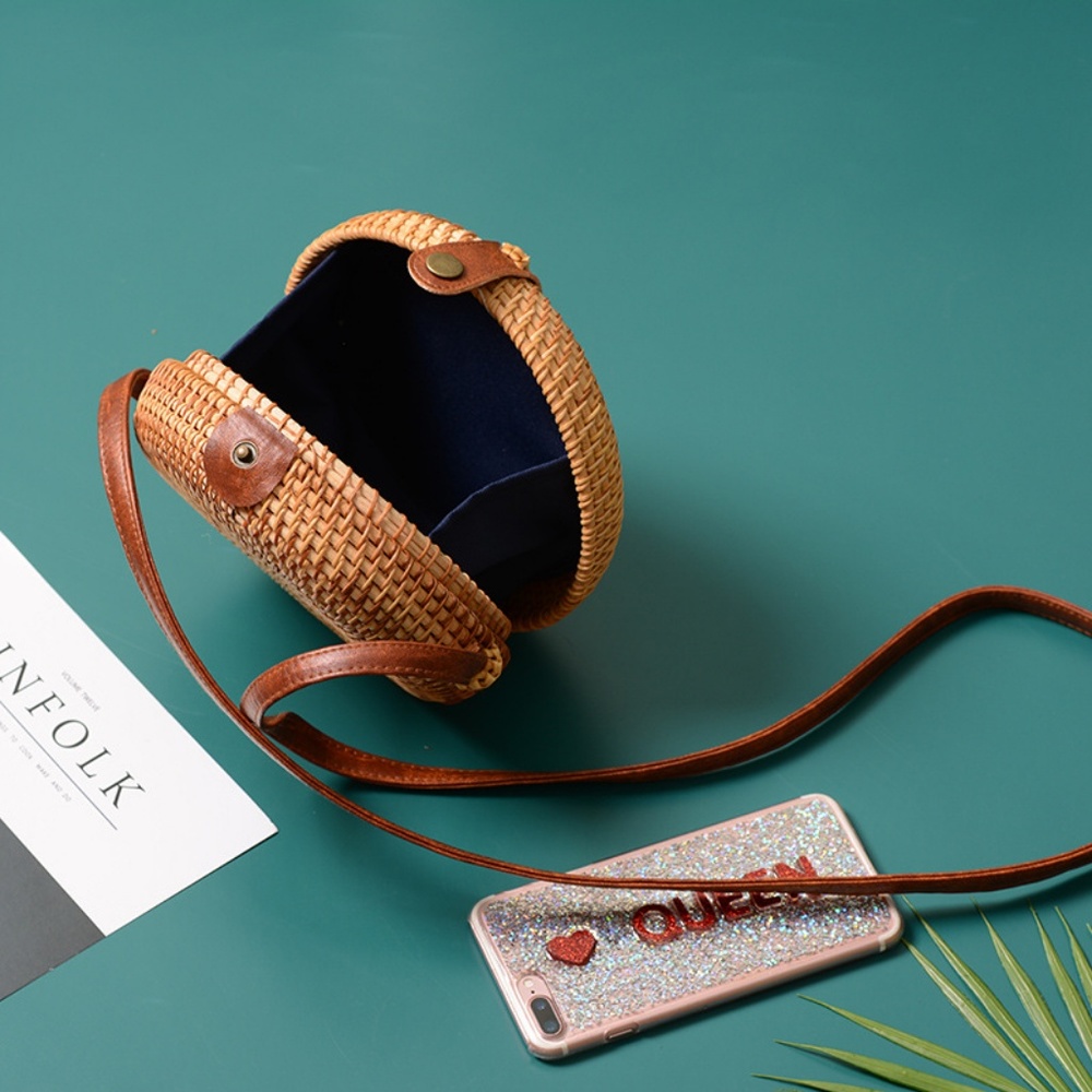 LAST ONE! Woven Straw Rattan Beach Circle Bag - Picture 2 of 5